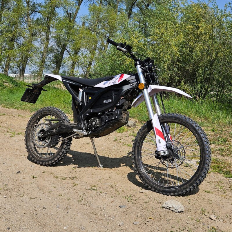 O primeiro passeio offroad do pacote com o novo Zero Xe na Europa | thepack.news | O pacote