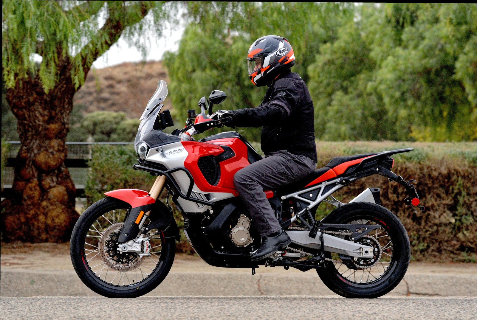 Revisão do MD Ride «Motorcycleaily.com - Notícias de motocicletas, editoriais, análises de produtos e análises de bicicleta