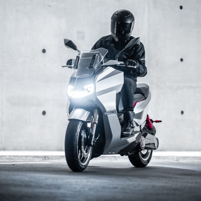 O Scorpio Electric alcança a aprovação do tipo de veículo inteiro da UE para o Lambda Scorpii | thepack.news | O pacote