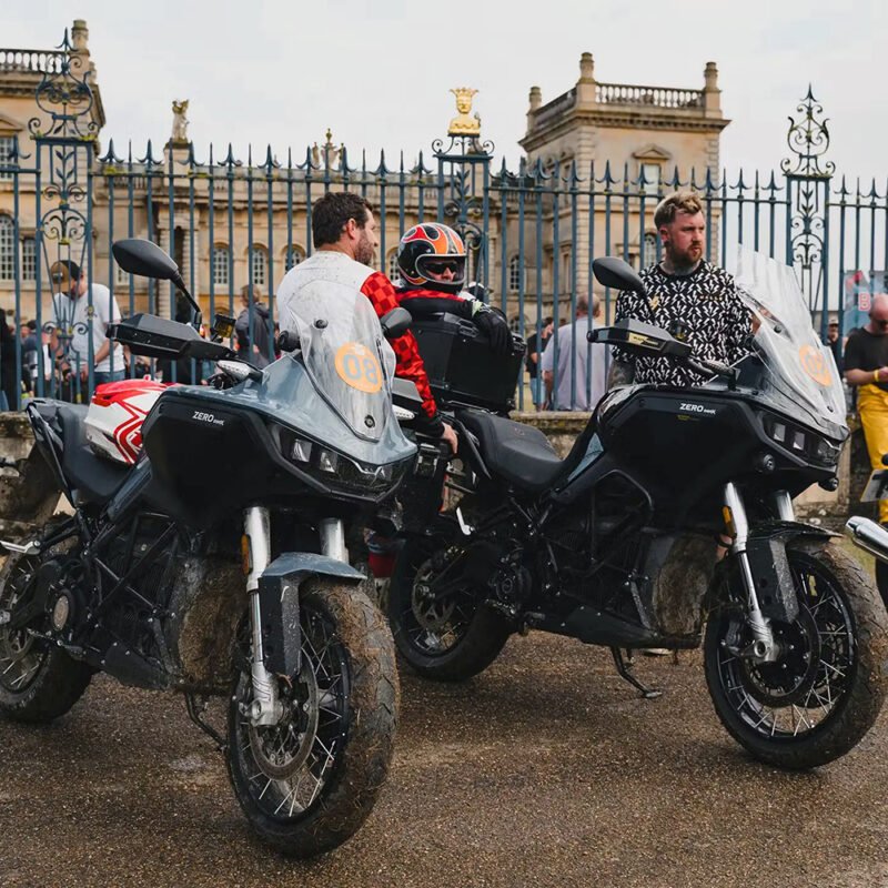 Zero Motorcycles Eletrifica a Malle Mile 2025 no Castelo Grimsthorpe - Thepack.News