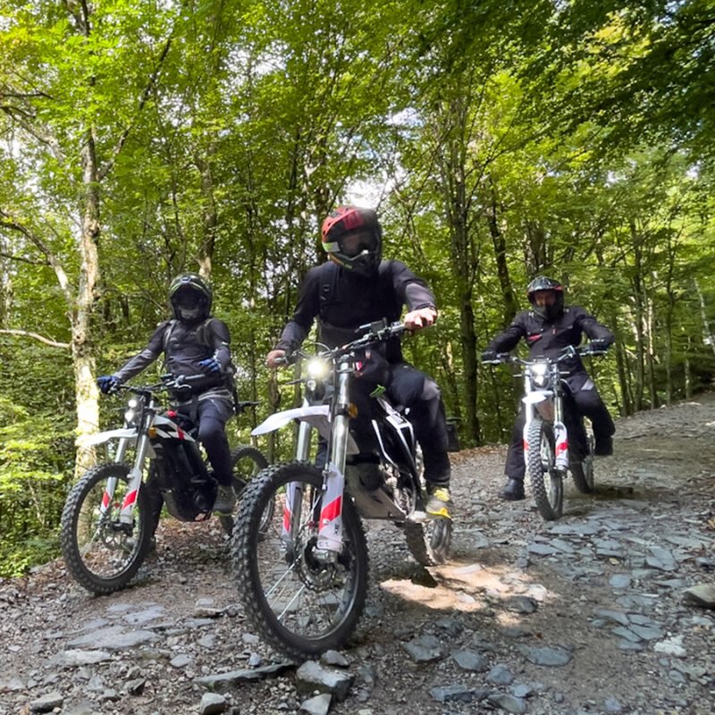 A experiência Morterone! Zero Motorcycles XE e XB enfrentam as montanhas Orobie - thepack.news