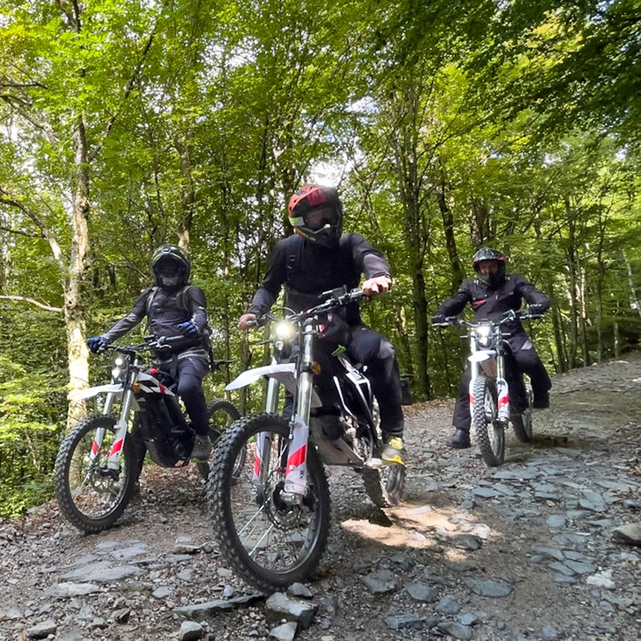 A experiência Morterone! Zero Motorcycles XE e XB enfrentam as montanhas Orobie - thepack.news